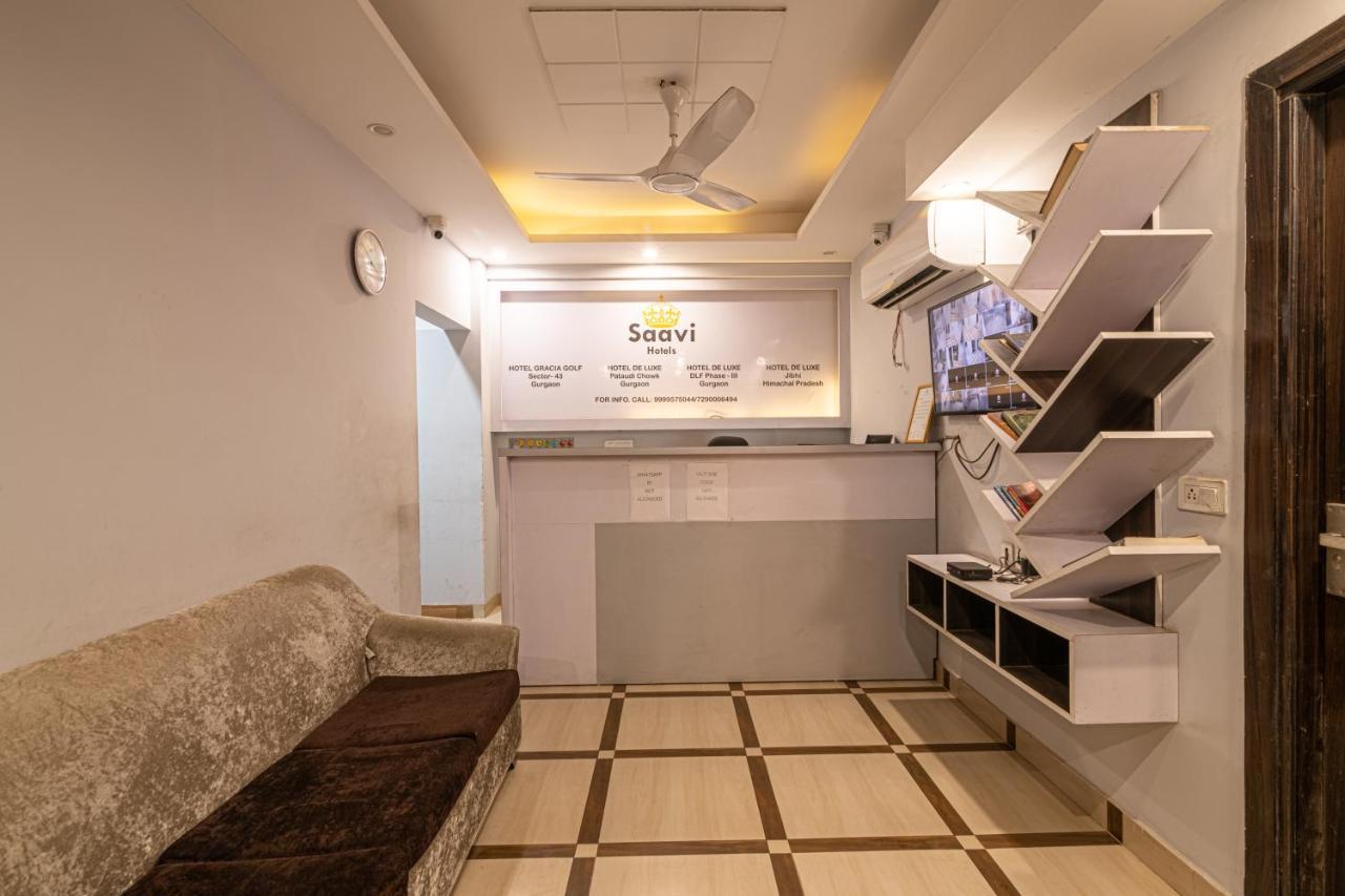 Hotel De Luxe Basai Road 古尔冈 外观 照片